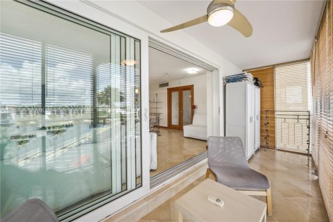 Condominio en alquiler en Miami, Florida, 1 dormitorio, 79.99 m2 № 1997734 - foto 16