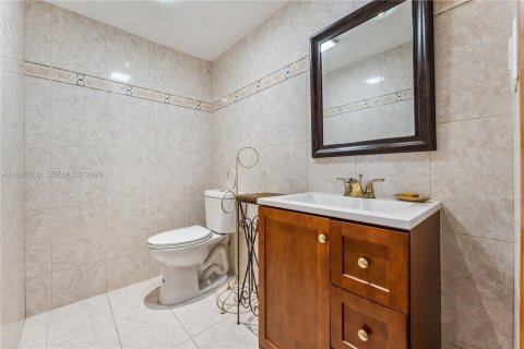 Condominio en alquiler en Miami, Florida, 1 dormitorio, 79.99 m2 № 1997734 - foto 14