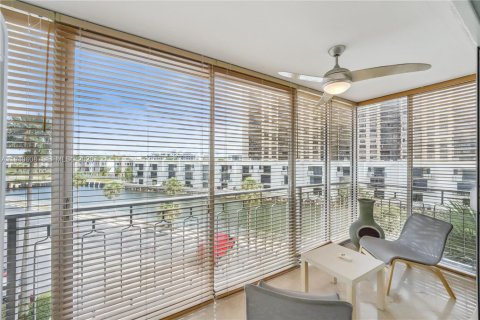 Condominio en alquiler en Miami, Florida, 1 dormitorio, 79.99 m2 № 1997734 - foto 17