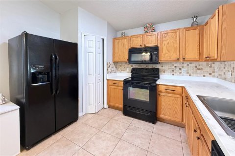 House in Poinciana, Florida 2 bedrooms, 99.5 sq.m. № 2166034 - photo 10