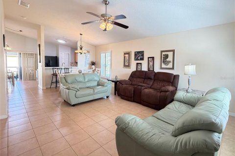House in Poinciana, Florida 2 bedrooms, 99.5 sq.m. № 2166034 - photo 4