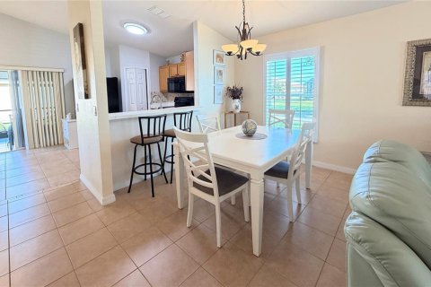 House in Poinciana, Florida 2 bedrooms, 99.5 sq.m. № 2166034 - photo 6