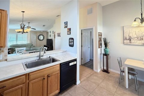 House in Poinciana, Florida 2 bedrooms, 99.5 sq.m. № 2166034 - photo 13