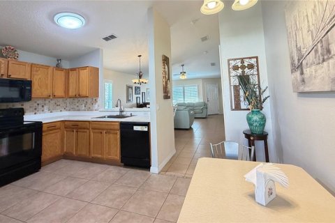 House in Poinciana, Florida 2 bedrooms, 99.5 sq.m. № 2166034 - photo 12