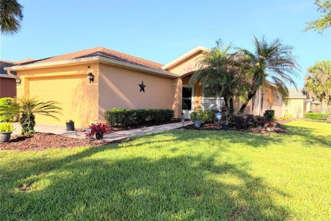 House in Poinciana, Florida 2 bedrooms, 99.5 sq.m. № 2166034