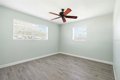 Villa ou maison à vendre à Pinellas Park, Floride: 3 chambres, 94.76 m2 № 2272968 - photo 15