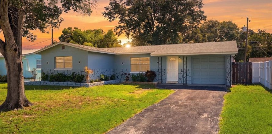 Villa ou maison à Pinellas Park, Floride 3 chambres, 94.76 m2 № 2272968