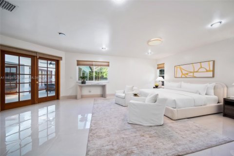 Villa ou maison à vendre à Pinecrest, Floride: 5 chambres, 386.57 m2 № 1922999 - photo 22
