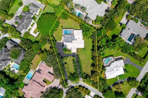 Villa ou maison à vendre à Pinecrest, Floride: 5 chambres, 386.57 m2 № 1922999 - photo 2