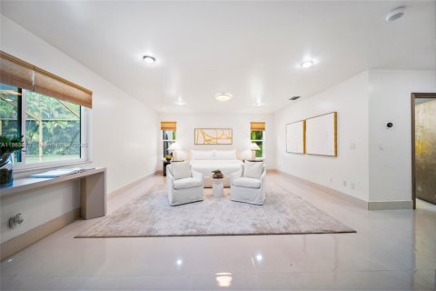 Villa ou maison à vendre à Pinecrest, Floride: 5 chambres, 386.57 m2 № 1922999 - photo 20