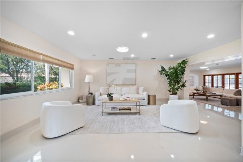 Villa ou maison à vendre à Pinecrest, Floride: 5 chambres, 386.57 m2 № 1922999 - photo 11