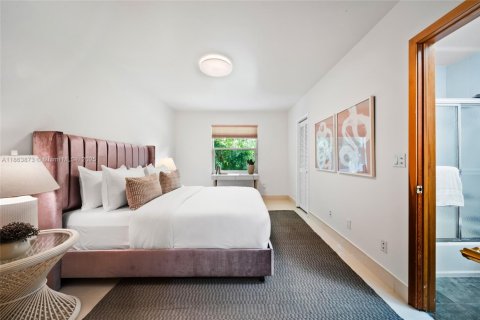 Villa ou maison à vendre à Pinecrest, Floride: 5 chambres, 386.57 m2 № 1922999 - photo 28