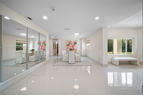 Villa ou maison à vendre à Pinecrest, Floride: 5 chambres, 386.57 m2 № 1922999 - photo 9
