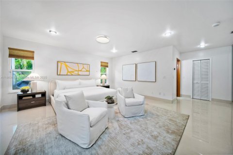 Villa ou maison à vendre à Pinecrest, Floride: 5 chambres, 386.57 m2 № 1922999 - photo 21