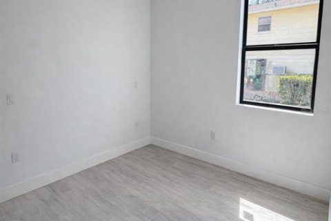 Villa ou maison à vendre à Port Charlotte, Floride: 4 chambres, 152.17 m2 № 2095277 - photo 6