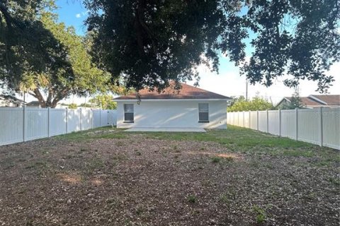 House in Dundee, Florida 3 bedrooms, 111.3 sq.m. № 2213226 - photo 3