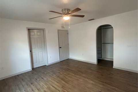 House in Dundee, Florida 3 bedrooms, 111.3 sq.m. № 2213226 - photo 13