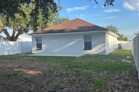 House in Dundee, Florida 3 bedrooms, 111.3 sq.m. № 2213226 - photo 2