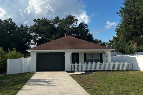House in Dundee, Florida 3 bedrooms, 111.3 sq.m. № 2213226