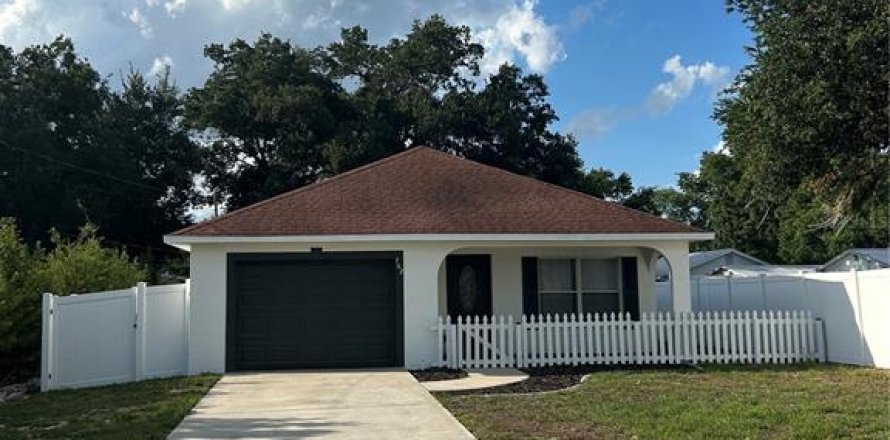 House in Dundee, Florida 3 bedrooms, 111.3 sq.m. № 2213226