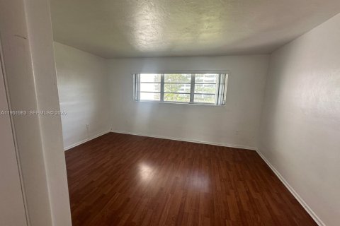 Купить таунхаус в Майами, Флорида 2 спальни, 92.9м2, № 2009216 - фото 9