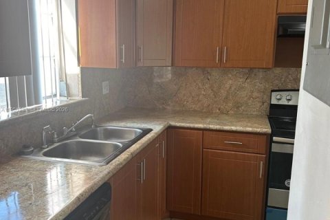 Купить таунхаус в Майами, Флорида 2 спальни, 92.9м2, № 2009216 - фото 5