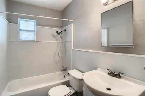 Immobilier commercial à vendre à Winter Haven, Floride: 6 chambres, 177.26 m2 № 1918139 - photo 19