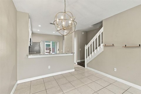 Touwnhouse à vendre à Tampa, Floride: 2 chambres, 107.02 m2 № 2410699 - photo 5