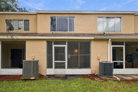 Touwnhouse à vendre à Tampa, Floride: 2 chambres, 107.02 m2 № 2410699 - photo 17