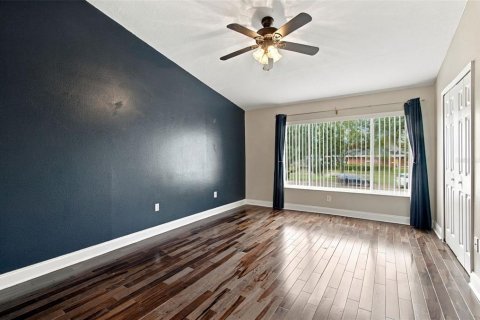 Touwnhouse à vendre à Tampa, Floride: 2 chambres, 107.02 m2 № 2410699 - photo 12