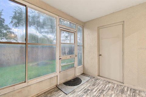 Touwnhouse à vendre à Tampa, Floride: 2 chambres, 107.02 m2 № 2410699 - photo 19