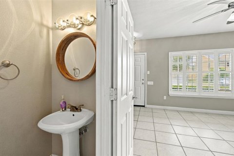Touwnhouse à vendre à Tampa, Floride: 2 chambres, 107.02 m2 № 2410699 - photo 10