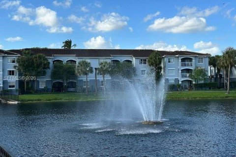 Copropriété à louer à Pembroke Pines, Floride: 2 chambres, 92.9 m2 № 2262976 - photo 29