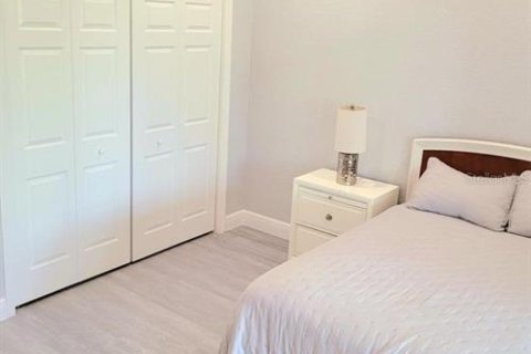 Casa en venta en Apollo Beach, Florida, 4 dormitorios, 235.69 m2 № 2221717 - foto 12
