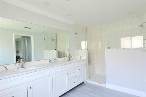 Casa en venta en Apollo Beach, Florida, 4 dormitorios, 235.69 m2 № 2221717 - foto 10