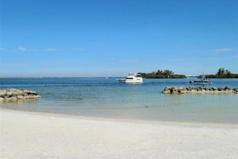 Casa en venta en Apollo Beach, Florida, 4 dormitorios, 235.69 m2 № 2221717 - foto 18