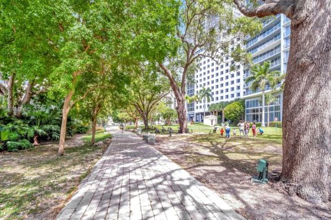 Copropriété à vendre à Miami, Floride: 3 chambres, 173.73 m2 № 2001272 - photo 5