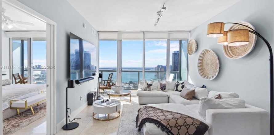 Condominio en Miami, Florida, 1 dormitorio № 1692805