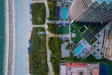 Copropriété à vendre à Bal Harbour, Floride: 2 chambres, 156.54 m2 № 1941990 - photo 20