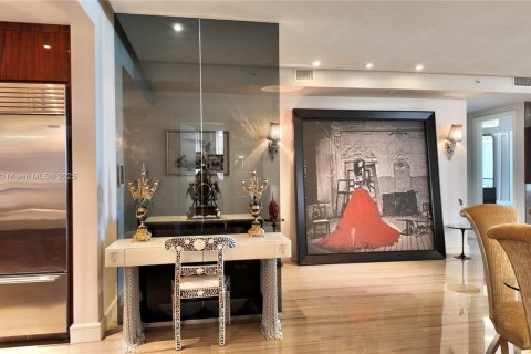 Condominio en venta en Bal Harbour, Florida, 2 dormitorios, 156.54 m2 № 1941990 - foto 5