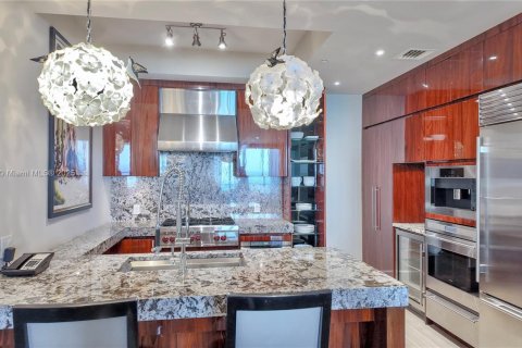 Condominio en venta en Bal Harbour, Florida, 2 dormitorios, 156.54 m2 № 1941990 - foto 8