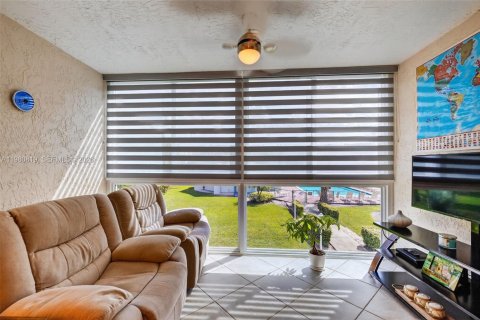 Купить кондоминиум в Маргит, Флорида 1 спальня, 66.89м2, № 2250280 - фото 19
