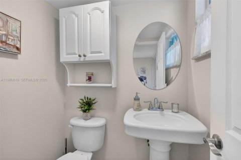 Купить кондоминиум в Маргит, Флорида 1 спальня, 66.89м2, № 2250280 - фото 13