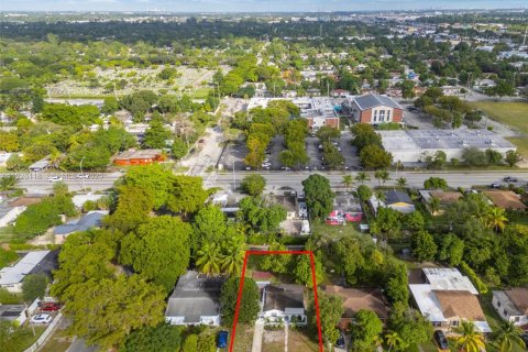 Casa en venta en North Miami, Florida, 3 dormitorios, 108.14 m2 № 1984558 - foto 23