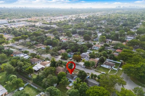 Casa en venta en North Miami, Florida, 3 dormitorios, 108.14 m2 № 1984558 - foto 26