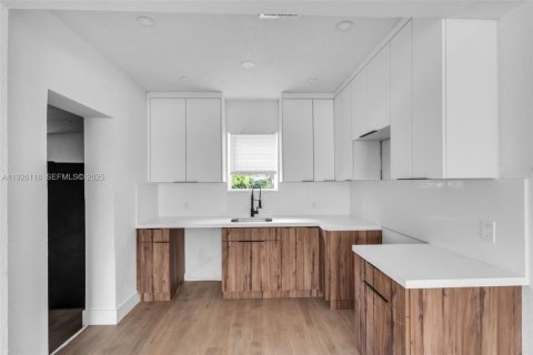 Casa en venta en North Miami, Florida, 3 dormitorios, 108.14 m2 № 1984558 - foto 8