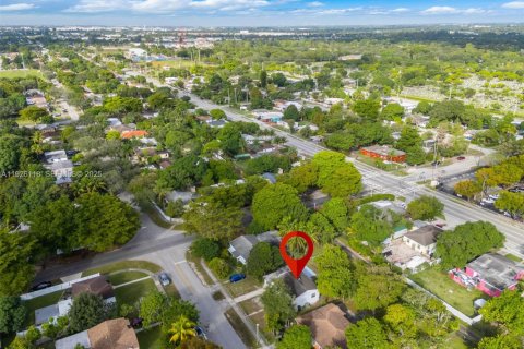 Casa en venta en North Miami, Florida, 3 dormitorios, 108.14 m2 № 1984558 - foto 24