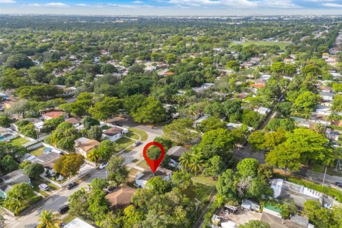 Casa en venta en North Miami, Florida, 3 dormitorios, 108.14 m2 № 1984558 - foto 25