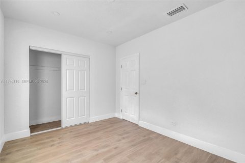 Casa en venta en North Miami, Florida, 3 dormitorios, 108.14 m2 № 1984558 - foto 11