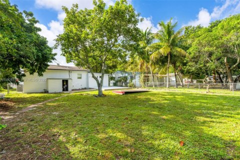 Casa en venta en North Miami, Florida, 3 dormitorios, 108.14 m2 № 1984558 - foto 19